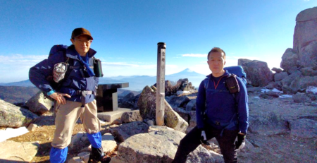 金峰山(2,599m)、瑞牆山(2,230m)